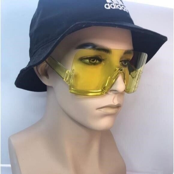 New Season Gucci Eyewear Mask-shaped frame sunglasses - Picture 1 of 14